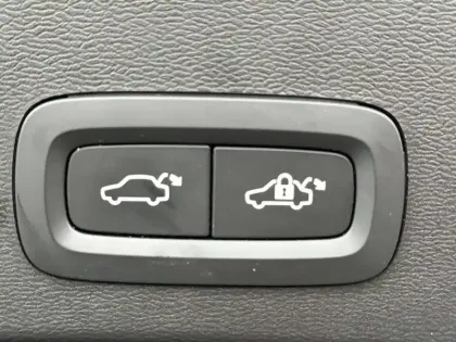 Photo 8 Volvo Xc40  Recharge 231 ch 1EDT