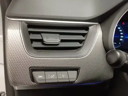 Photo 31 Renault Arkana  mild hybrid 140 EDC FAP - 22