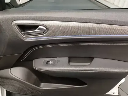 Photo 15 Renault Arkana  mild hybrid 140 EDC FAP - 22