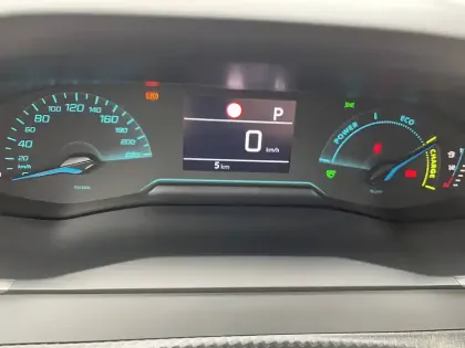 Photo 16 Peugeot 2008  Hybrid 145 e-DCS6