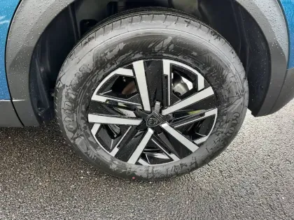 Photo 8 Peugeot 2008  Hybrid 145 e-DCS6