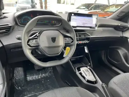 Photo 12 Peugeot 2008  Hybrid 145 e-DCS6