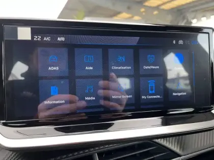 Photo 19 Peugeot 2008  Hybrid 145 e-DCS6