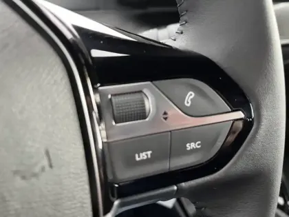 Photo 26 Peugeot 2008  Hybrid 145 e-DCS6