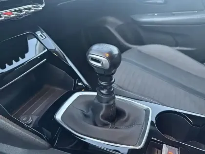 Photo 9 Peugeot 208  PureTech 100 S&S BVM6