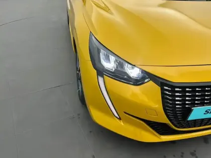 Photo 82 Peugeot 208  PureTech 100 S&S BVM6