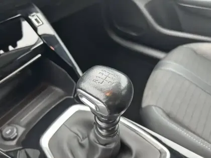 Photo 80 Peugeot 208  PureTech 100 S&S BVM6