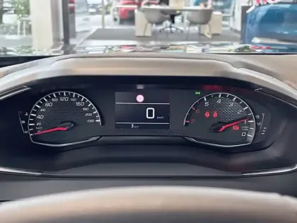 Photo 9 Peugeot 2008  100 S&S BVM6