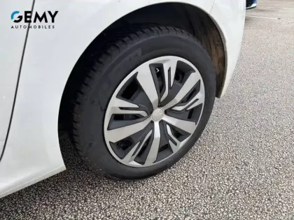 Photo 10 Peugeot 208  PureTech 100 S&S BVM6