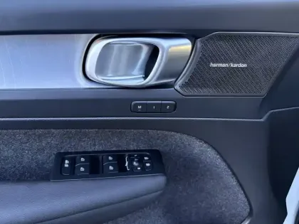 Photo 29 Volvo Xc40  B3 163 ch DCT7