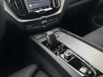 Photo 14 Volvo Xc60  T6 AWD Hybride rechargeable 253 ch+145 ch Geartronic 8