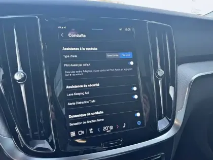 Photo 16 Volvo V60  CROSS COUNTRY B4 AWD 197 ch Geartronic 8