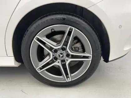 Photo 16 Mercedes Classe A  250 e 8G-DCT