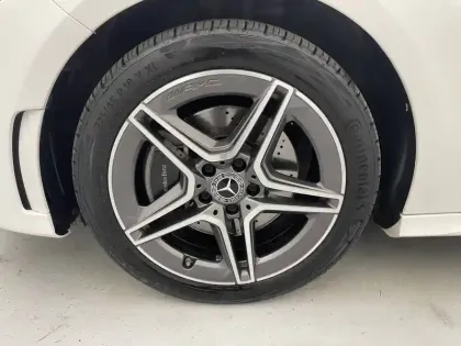 Photo 17 Mercedes Classe A  250 e 8G-DCT