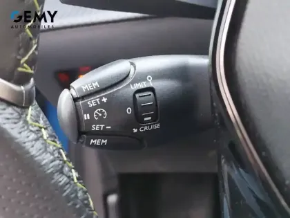 Photo 11 Peugeot 208  Electrique 50 kWh 136ch