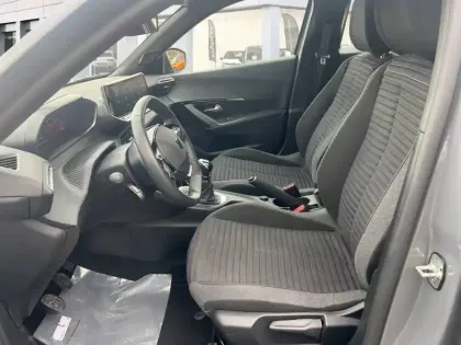 Photo 48 Peugeot 2008  PureTech 100 S&S BVM6