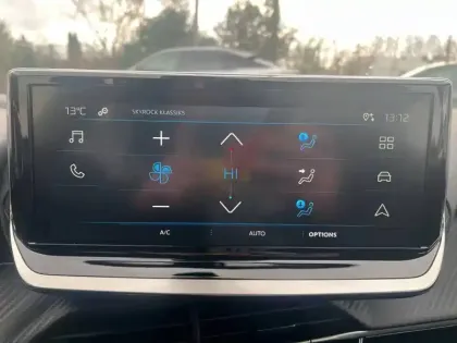 Photo 32 Peugeot 2008  PureTech 100 S&S BVM6