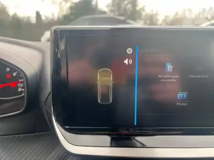 Photo 54 Peugeot 2008  PureTech 100 S&S BVM6