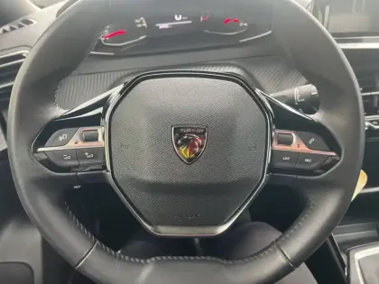 Photo 37 Peugeot 2008  PureTech 100 S&S BVM6