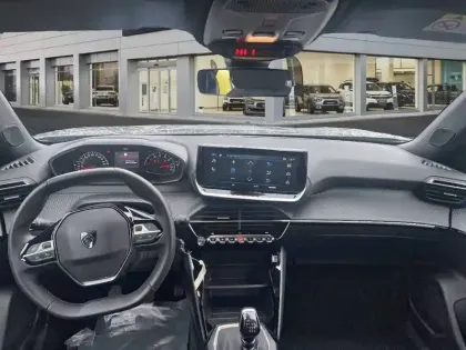 Photo 7 Peugeot 2008  PureTech 100 S&S BVM6