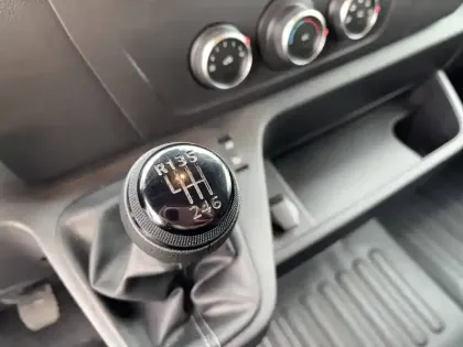 Photo 29 Renault Master  FGN TRAC F3500 L2H2 BLUE DCI 135