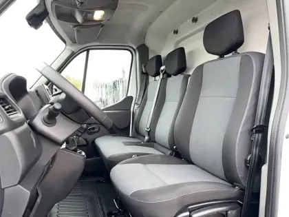 Photo 48 Renault Master  FGN TRAC F3500 L2H2 BLUE DCI 135