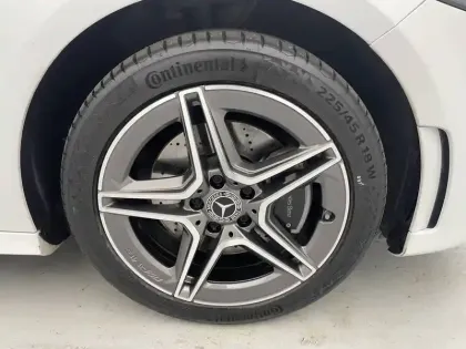 Photo 44 Mercedes Classe A  250 e 8G-DCT