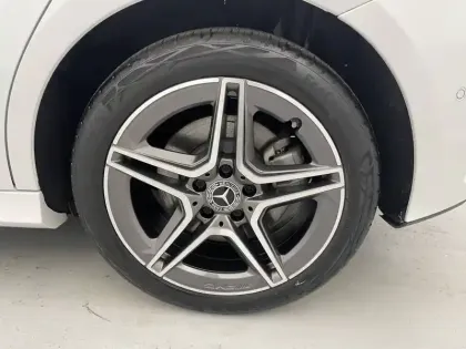 Photo 16 Mercedes Classe A  250 e 8G-DCT