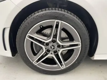 Photo 17 Mercedes Classe A  250 e 8G-DCT