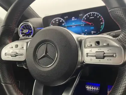 Photo 23 Mercedes Classe A  250 e 8G-DCT