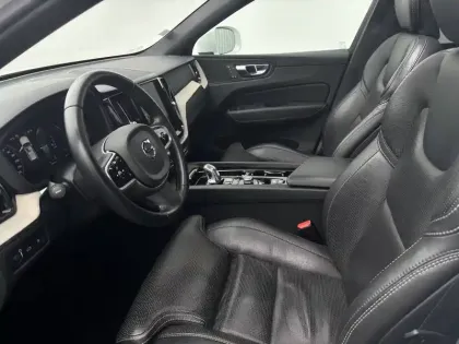 Photo 24 Volvo Xc60  T8 Twin Engine 303 ch + 87 ch Geartronic 8