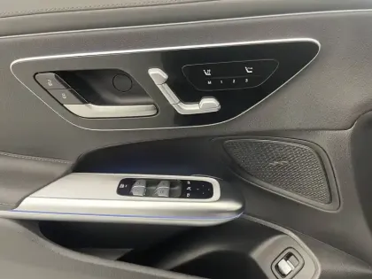 Photo 56 Mercedes CLE  Cabriolet 200 9G-Tronic