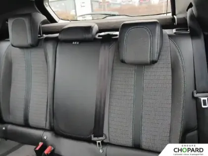 Photo 18 Peugeot 2008  PureTech 130 S&S EAT8