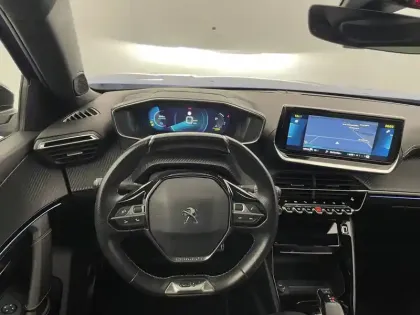 Photo 44 Peugeot 2008  Moteur électrique 136 ch