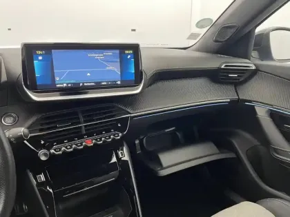 Photo 49 Peugeot 2008  Moteur électrique 136 ch