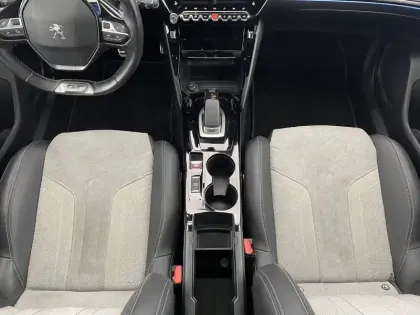 Photo 52 Peugeot 2008  Moteur électrique 136 ch