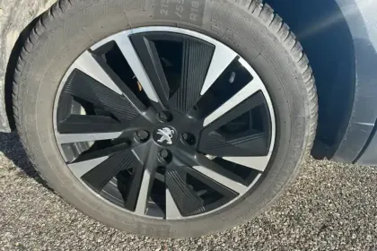 Photo 13 Peugeot 2008  Moteur électrique 136 ch