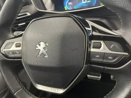 Photo 51 Peugeot 2008  Moteur électrique 136 ch