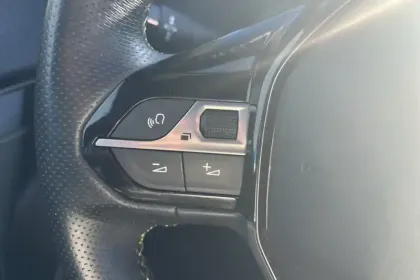 Photo 17 Peugeot 2008  Moteur électrique 136 ch