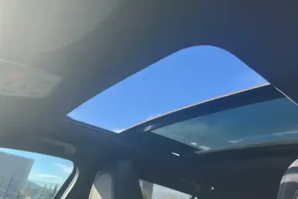 Photo 22 Peugeot 2008  Moteur électrique 136 ch