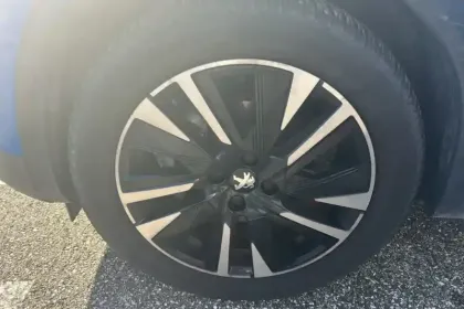 Photo 11 Peugeot 2008  Moteur électrique 136 ch