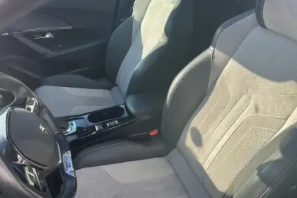 Photo 8 Peugeot 2008  Moteur électrique 136 ch