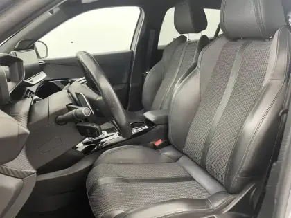 Photo 40 Peugeot 2008  PureTech 130 S&S EAT8