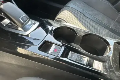 Photo 20 Peugeot 2008  PureTech 130 S&S EAT8