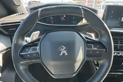 Photo 10 Peugeot 2008  PureTech 130 S&S EAT8