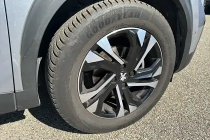 Photo 13 Peugeot 2008  PureTech 130 S&S EAT8