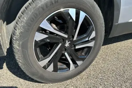 Photo 18 Peugeot 2008  PureTech 130 S&S EAT8