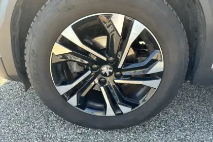 Photo 6 Peugeot 2008  PureTech 130 S&S EAT8