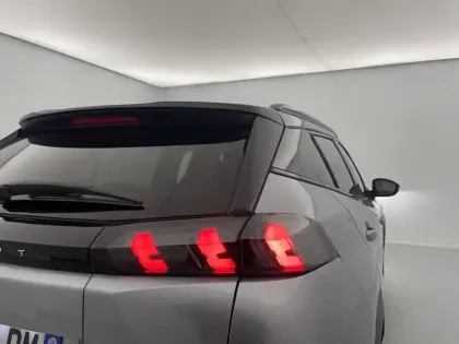 Photo 57 Peugeot 2008  PureTech 130 S&S EAT8