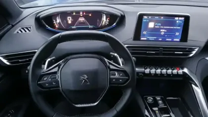 Photo 17 Peugeot 3008  Hybrid 136 e-DCS6